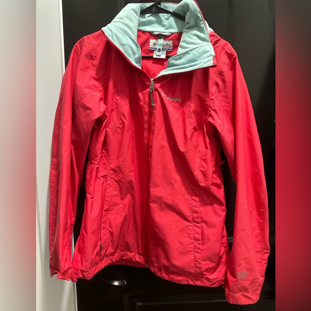 Women’s waterproof Columbia jacket